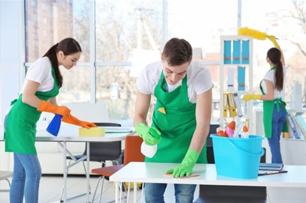 How Professional Cleaning Services Enhance Workplace Productivity