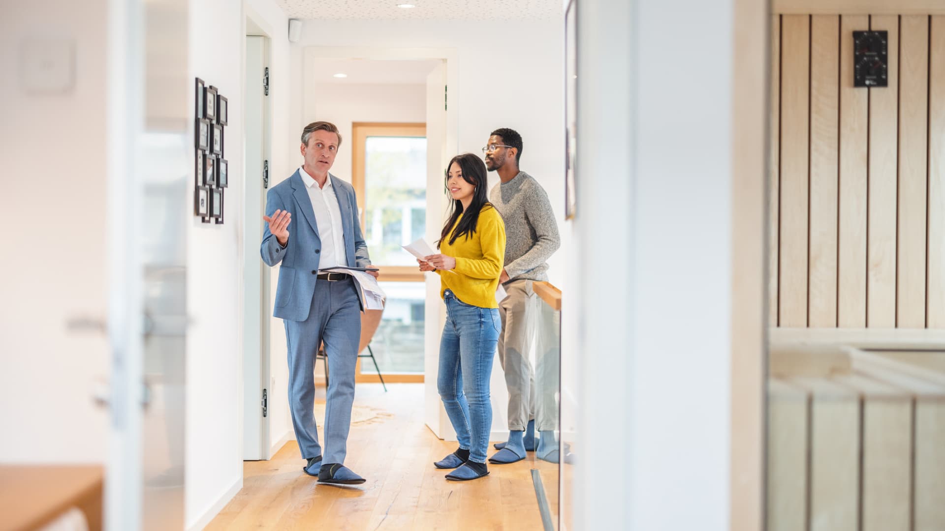 Selling a House Fast: Timely Tips for Today’s Homeowners